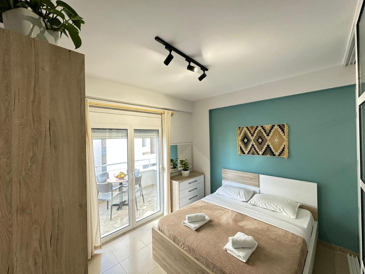 Trea Accomodations - On Private Beach With Sunbed & Umbrella Vlorë エクステリア 写真