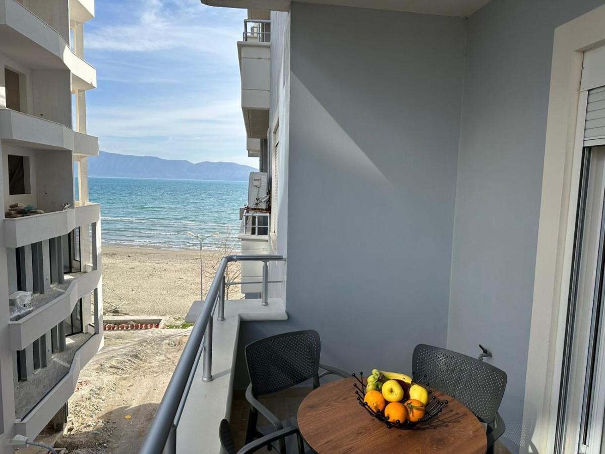Trea Accomodations - On Private Beach With Sunbed & Umbrella Vlorë エクステリア 写真