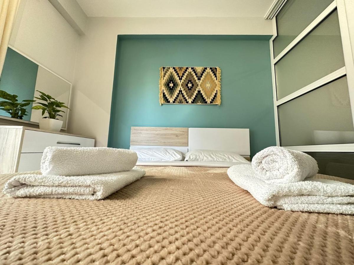 Trea Accomodations - On Private Beach With Sunbed & Umbrella Vlorë エクステリア 写真