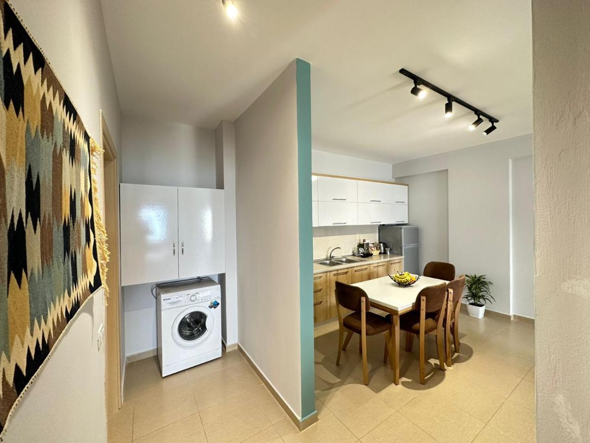 Trea Accomodations - On Private Beach With Sunbed & Umbrella Vlorë エクステリア 写真