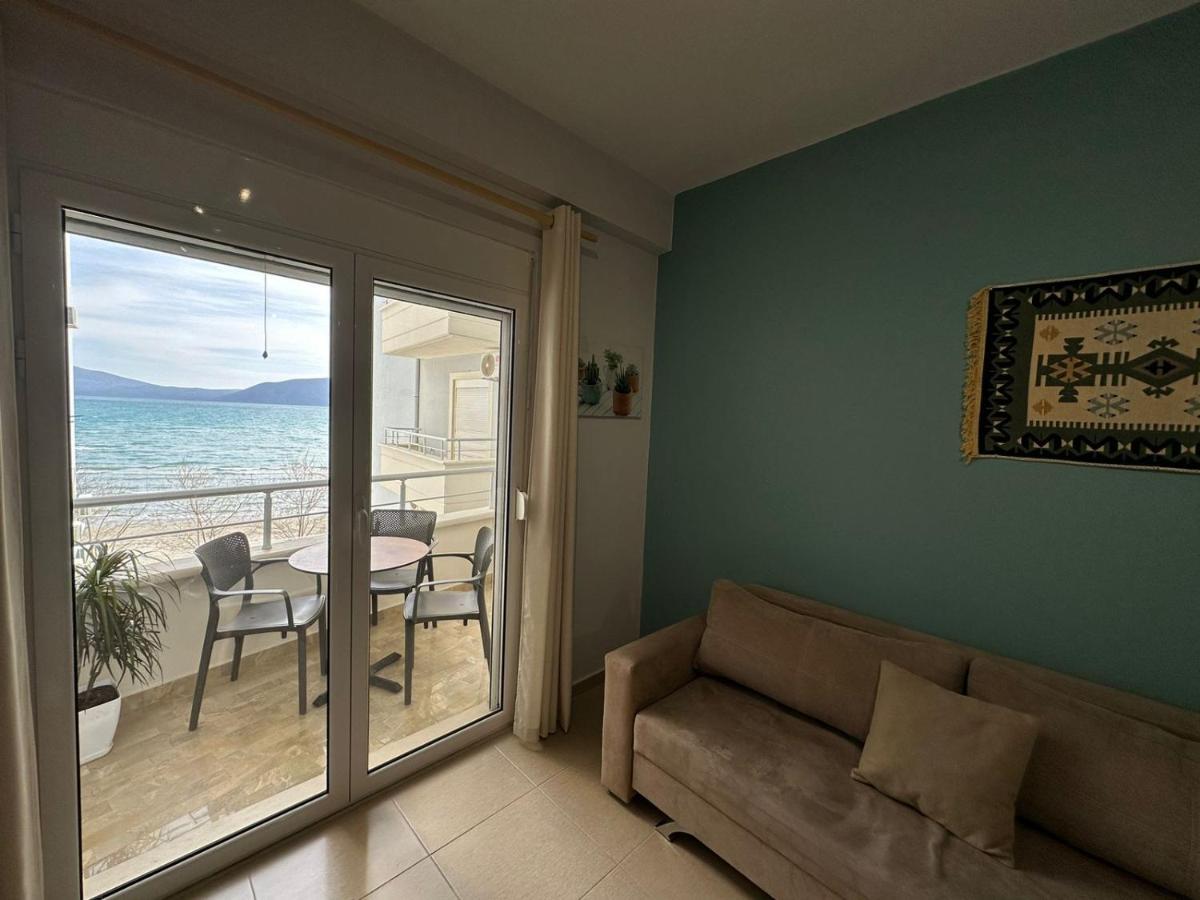 Trea Accomodations - On Private Beach With Sunbed & Umbrella Vlorë エクステリア 写真