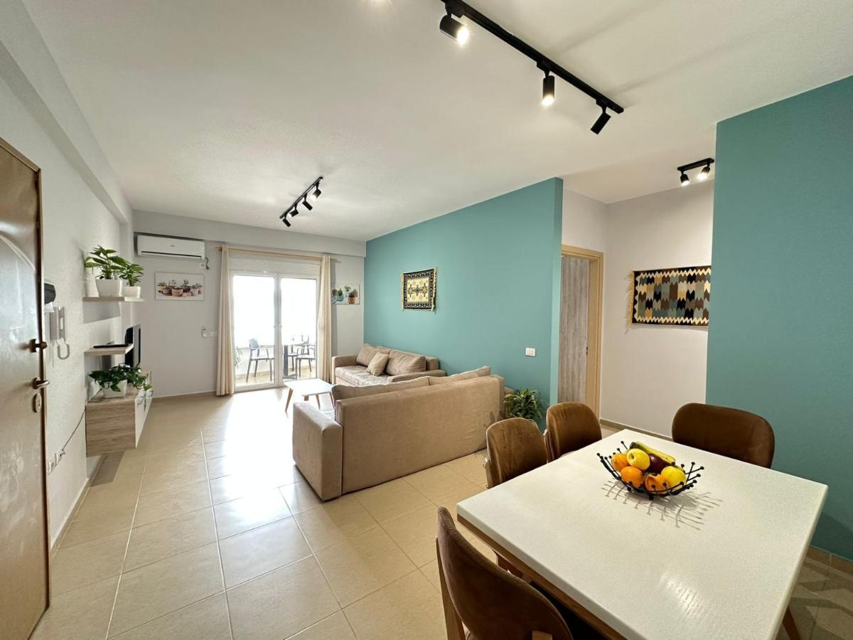 Trea Accomodations - On Private Beach With Sunbed & Umbrella Vlorë エクステリア 写真