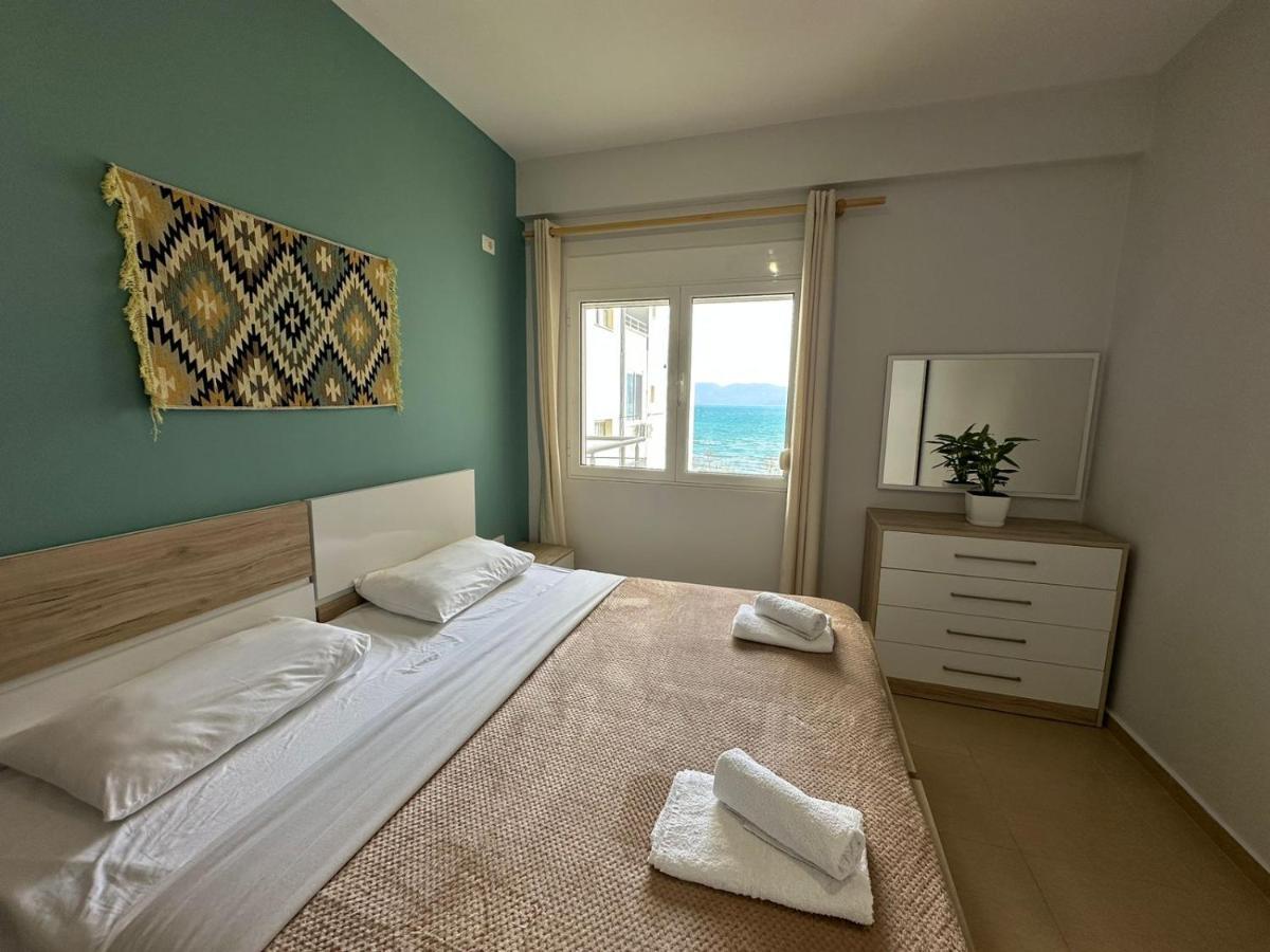 Trea Accomodations - On Private Beach With Sunbed & Umbrella Vlorë エクステリア 写真