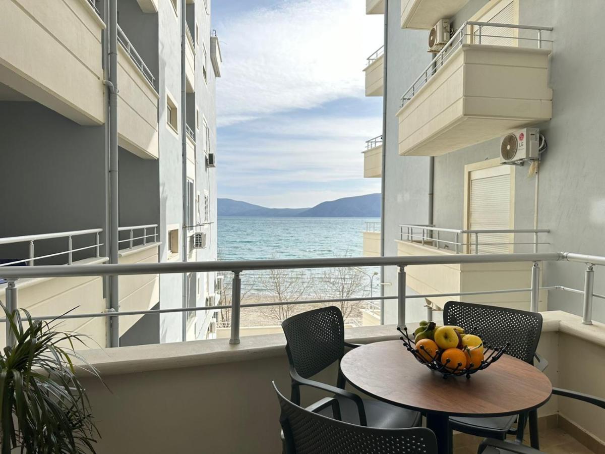 Trea Accomodations - On Private Beach With Sunbed & Umbrella Vlorë エクステリア 写真